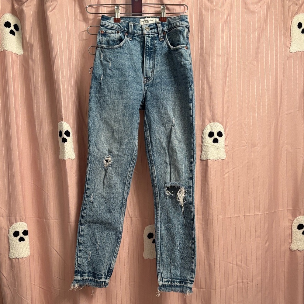 Abercrombie & Fitch Light Blue Straight Leg Jeans “The Mom High Rise”